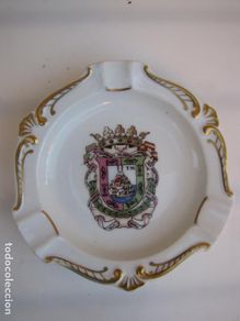 Antigüedades: 11.- Plato Santa Clara. Escudo Málaga. Recuerdo del Alcalde de Málaga